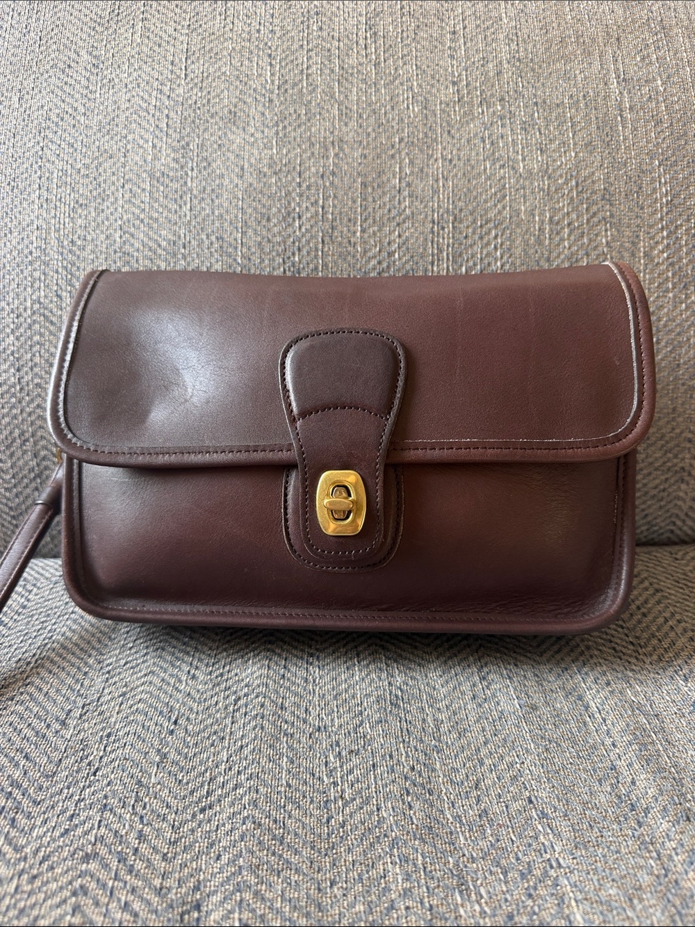 Coach Vintage Brown Leather Turn Lock Clutch/Wristlet